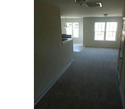 4th image of 332 Robyns Glen Cir