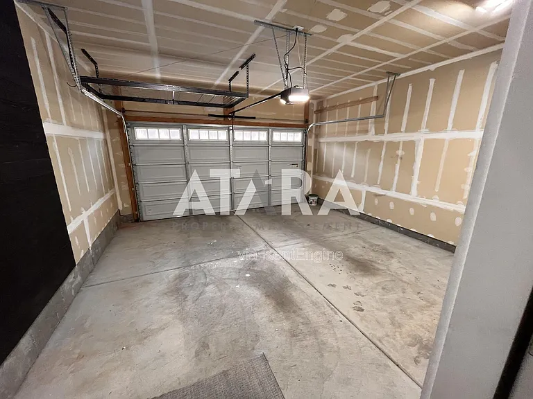 291 E Grace Ln — Photo 13