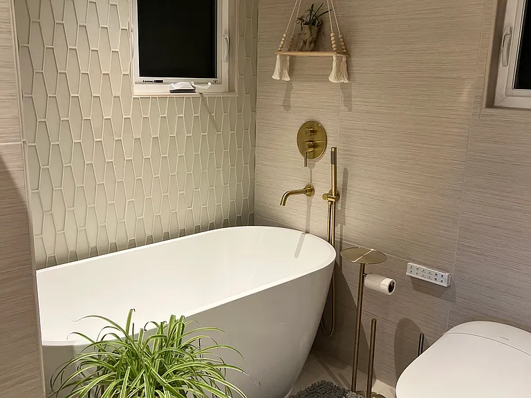 Lower level hallway bathroom #2