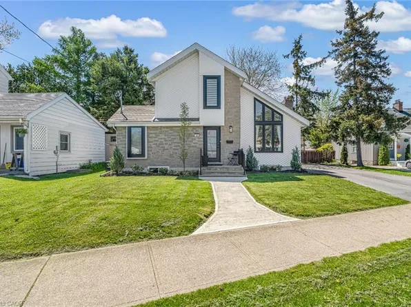 168 Carlton St, Saint Catharines, ON L2R 1S2