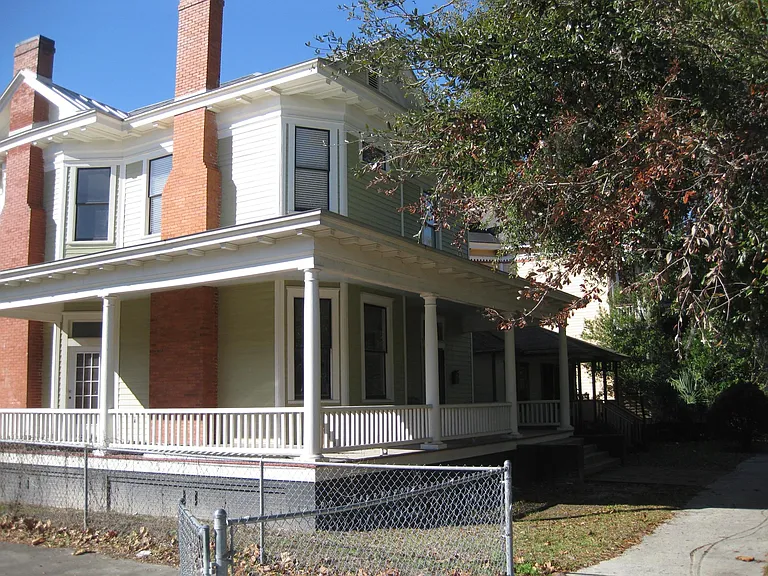919 E Henry St — Photo 5
