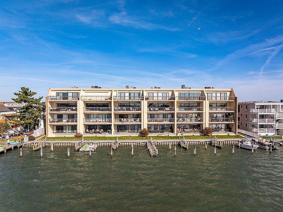 1st image of 429 Bayshore Dr Unit 303