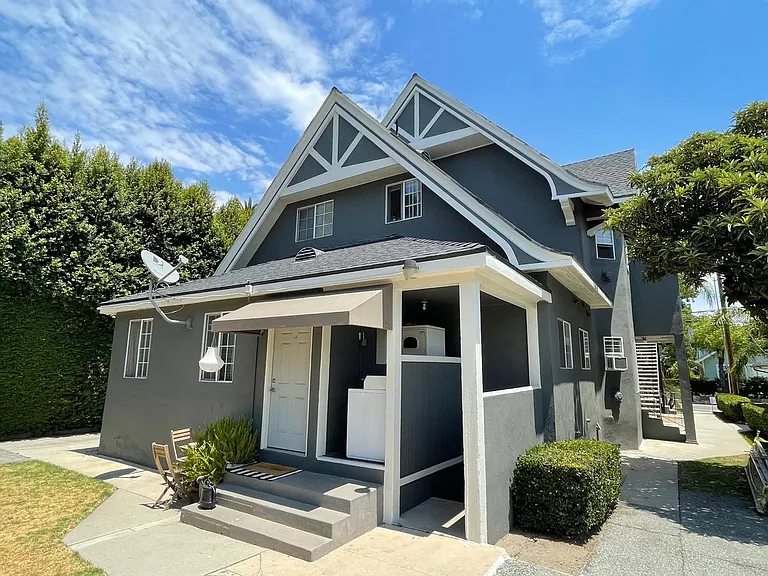 525 N Raymond Ave — Photo 17