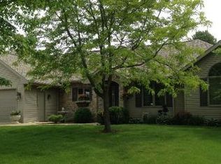 740 Aerostar Ln, Green Bay, WI 54313
