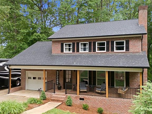 3rd image of 173 Maple Ct