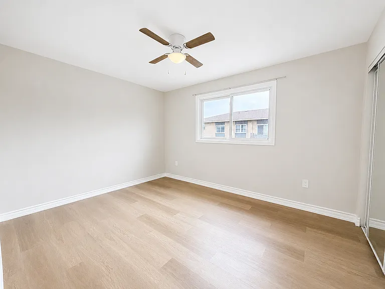 19 Empire St #14 — Photo 13