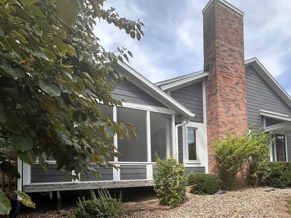 8138 Foxchase Cir, Indianapolis, IN 46256