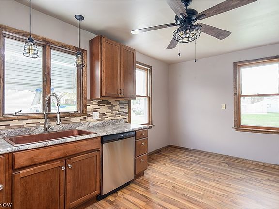 2nd image of 233 Grant St