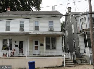 228 E High St, Womelsdorf, PA 19567