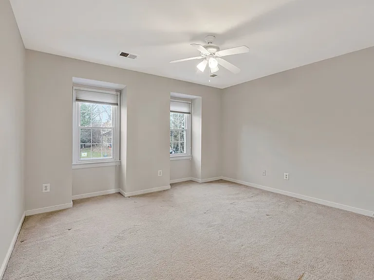 1215 Delta Glen Ct — Photo 33