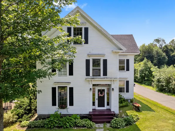 29 Summer Street, Hampden, ME 04444