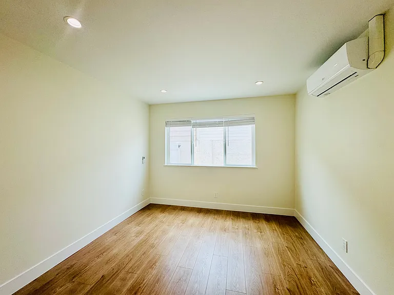 165 Tulip Ln #103 — Photo 17