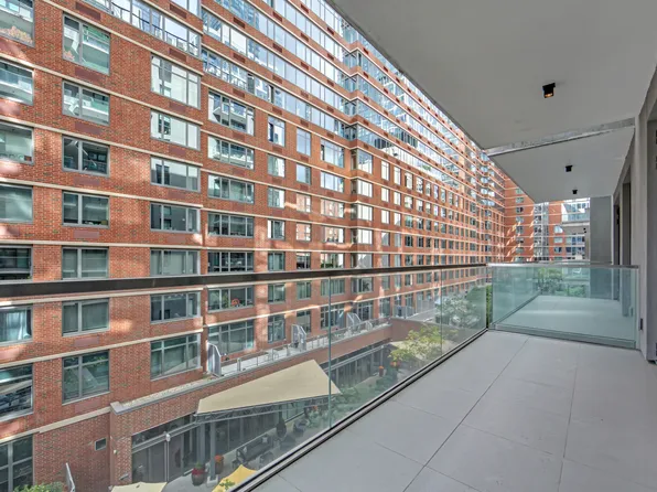 522 West 29th Street image 7 of 20