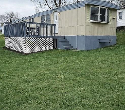 5th image of 901 Woodland St