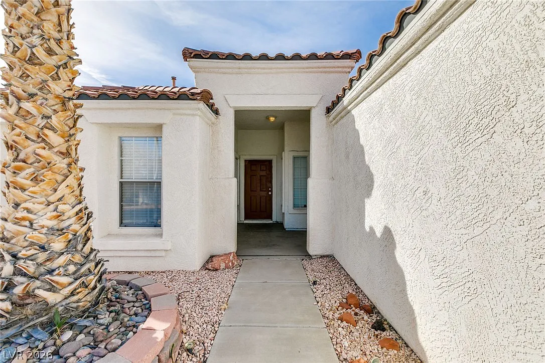 3 bed, 2.0 bath, 1460 sqft, $2,250 — Photo 3