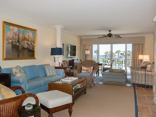 550 Beach Rd, Indian River Shores, FL 32963