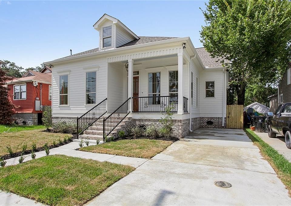 1st image of 3363 Desaix Ave