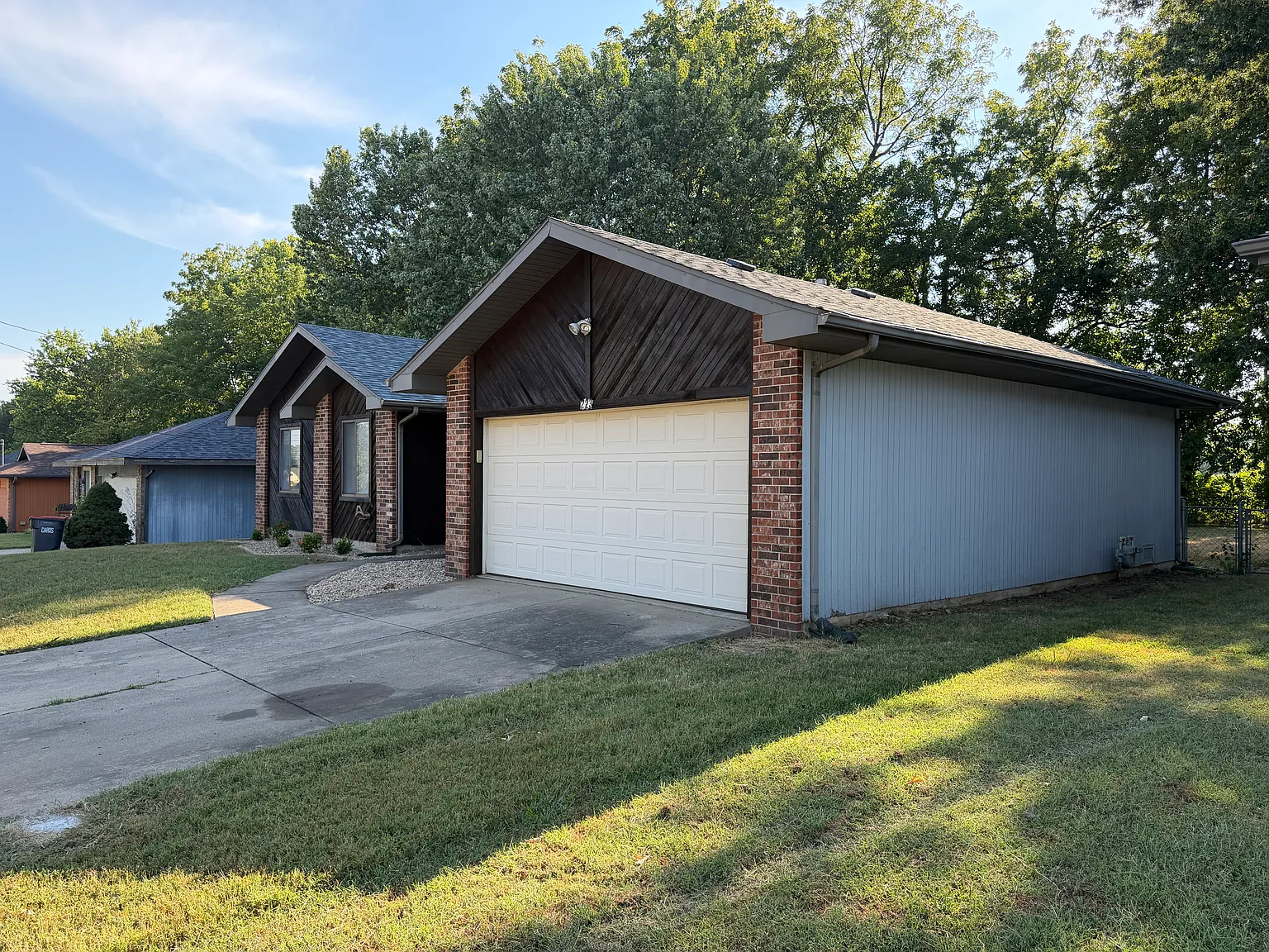 3 bed, 1200 sqft, $1,550 — Photo 3
