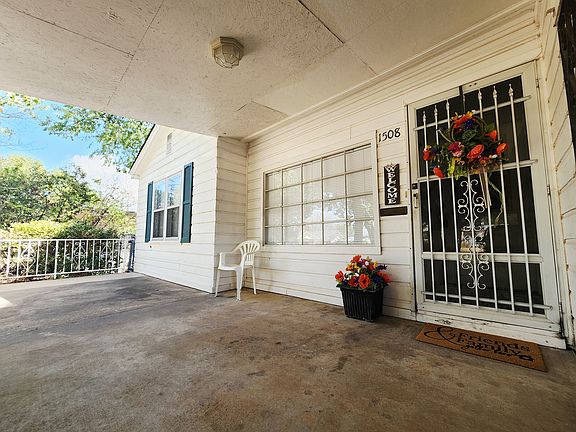 4th image of 1508 SW E Ave