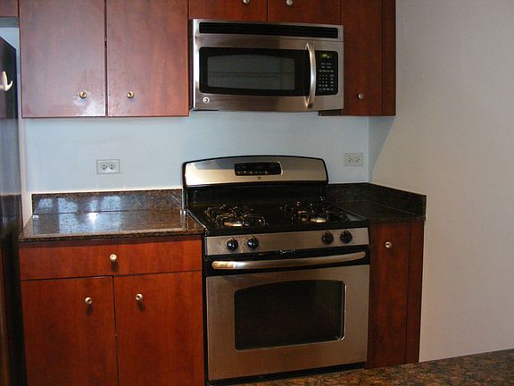 5th image of 757 N Orleans St #1101