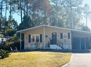 1127 Ridgewood Dr, Lillian, AL 36549