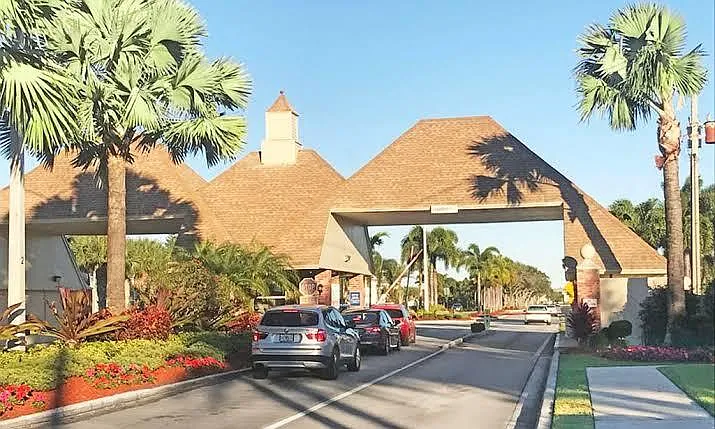 2 bed, 1.5 bath, 840 sqft, $1,900 — Photo 2