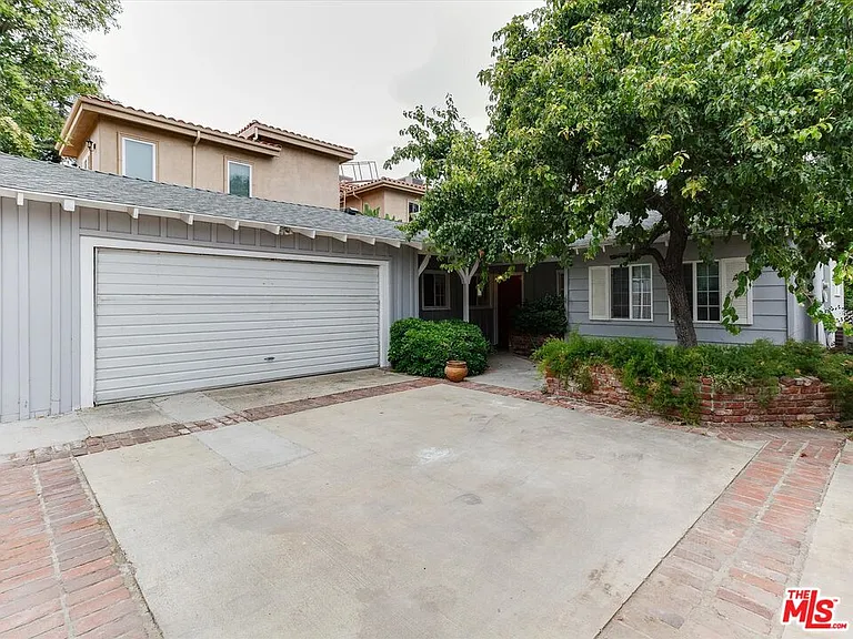 23109 Mariano St — Photo 3