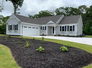 22 Hydrangea Cir, Falmouth, MA 02536
