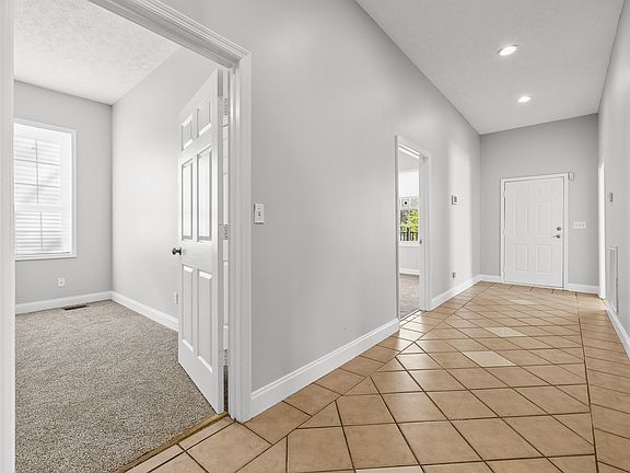 3rd image of 306 E Gordon Ave