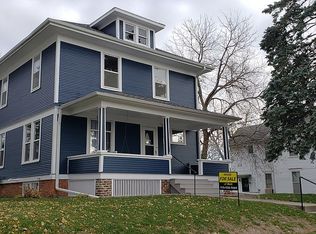 806 15th St, Belle Plaine, IA 52208