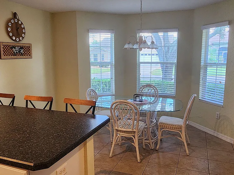 1426 Forest Acres Dr — Photo 8