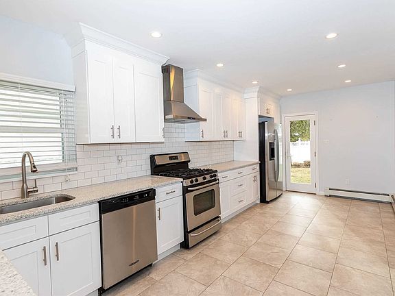 4th image of 106 Cambridge Ave