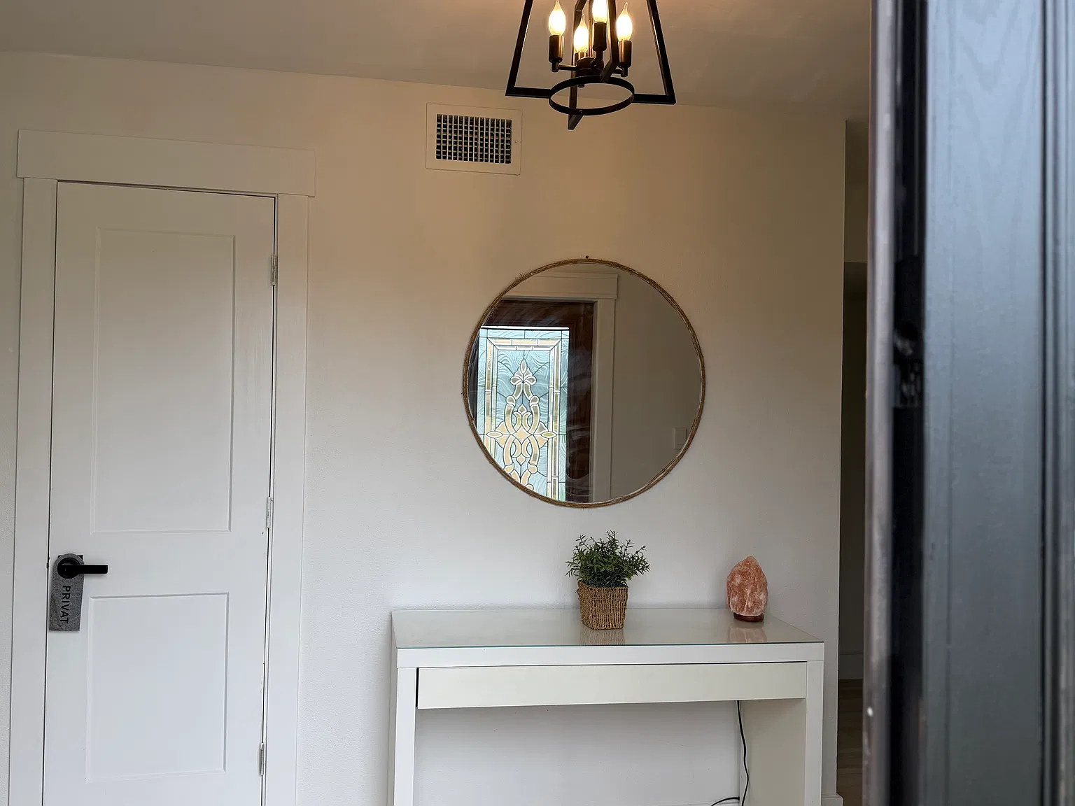 4 bed, 2.5 bath, 2494 sqft, $3,500 — Photo 3