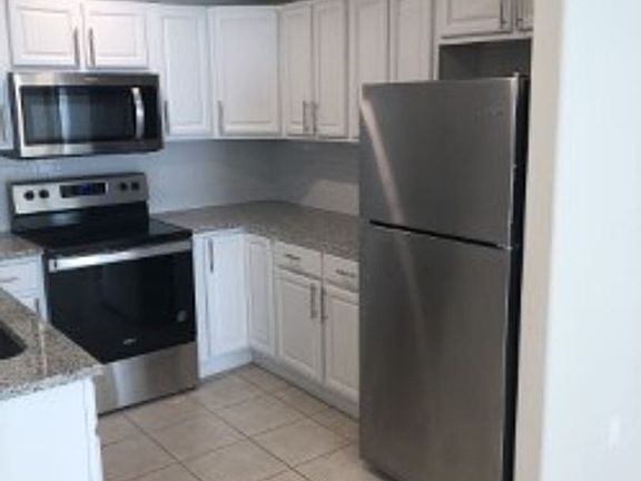 5th image of 2281 NE 2nd St APT 104