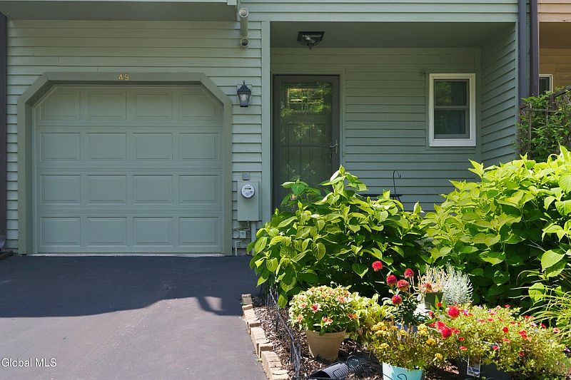 2nd image of 49 Brenden Court