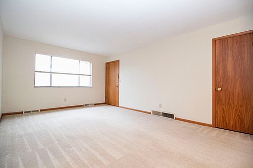 5th image of 3012 Carskaddon Ave APT 4