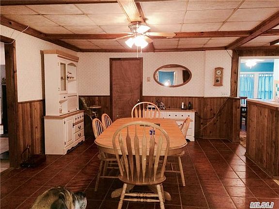 3rd image of 5 Seabrook Ct