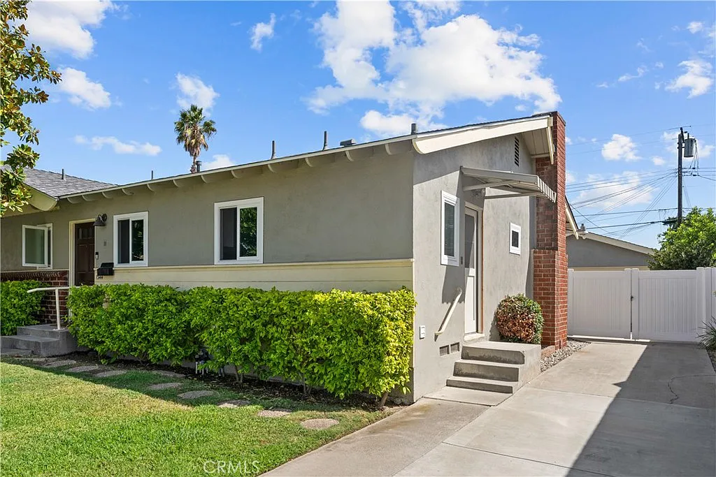 3 bed, 1350 sqft, $4,900 — Photo 4