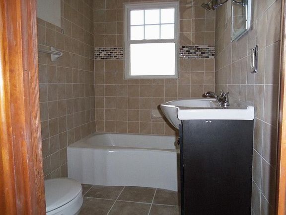 4th image of 1604 Marland St