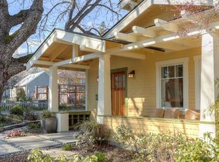 247 6th St, Ashland, OR 97520