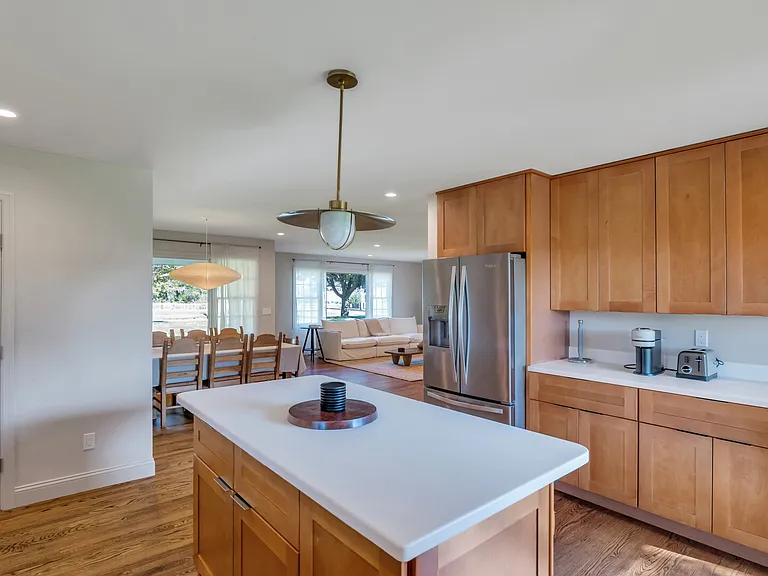 6045 Sound Ave — Photo 13