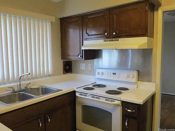 2nd image of 30160 Rock Creek Dr