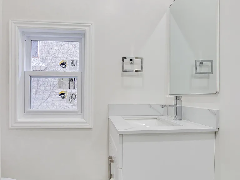 140 Wellington St #3 — Photo 9