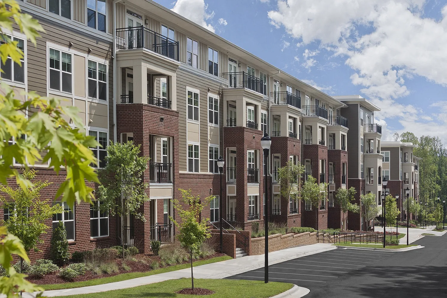 Marshall Park Apartments + Townhomes — Photo 4