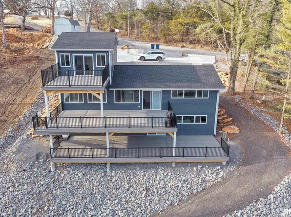 12147 Pebble Point Rd, Marion, IL 62959