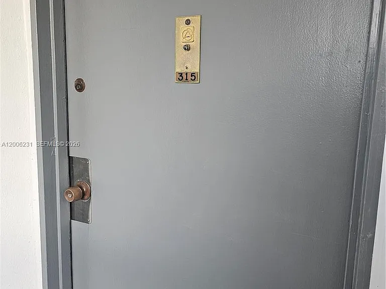20400 W Country Club Dr #315 — Photo 23