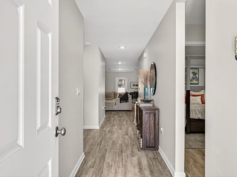 255 Eunola Ln — Photo 4