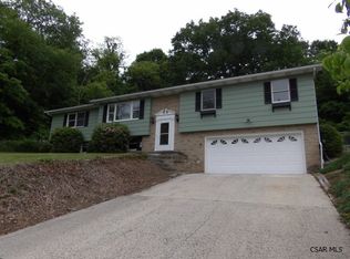 254 Maplewood Dr, Johnstown, PA 15904
