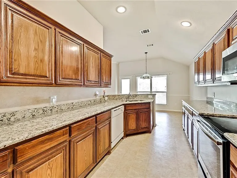 8633 Corral Cir — Photo 6