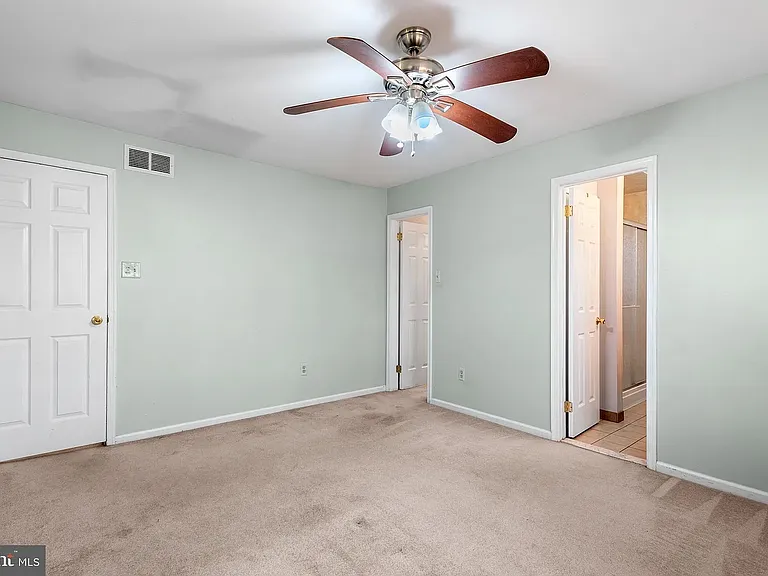60 Iroquois Ct — Photo 17